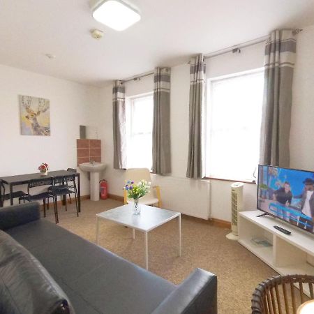 Carnation Flat A In Wembley Apartamento Londres Exterior foto