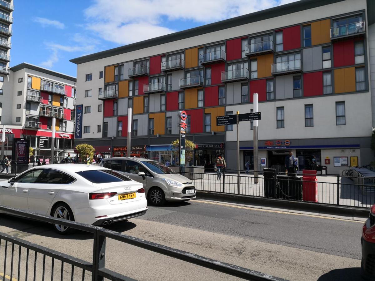 Carnation Flat A In Wembley Apartamento Londres Exterior foto