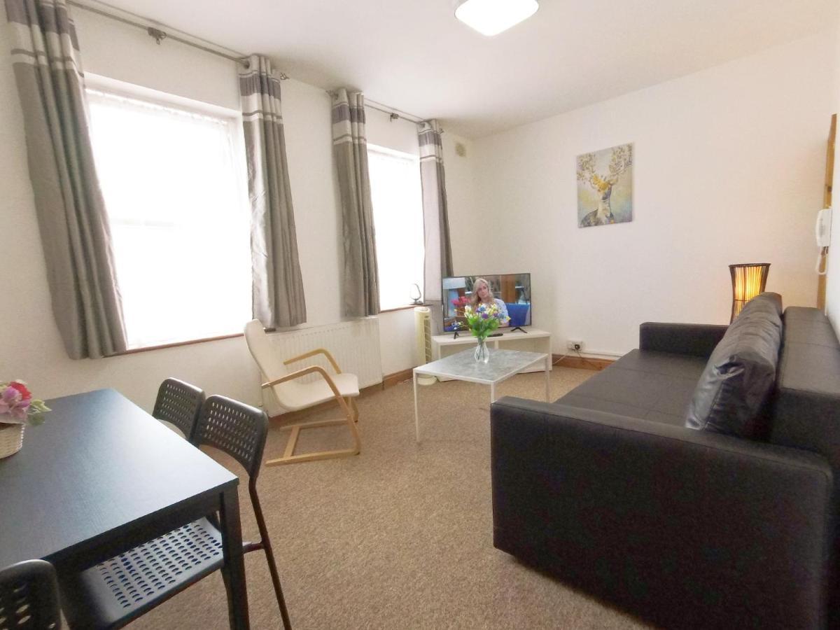Carnation Flat A In Wembley Apartamento Londres Exterior foto